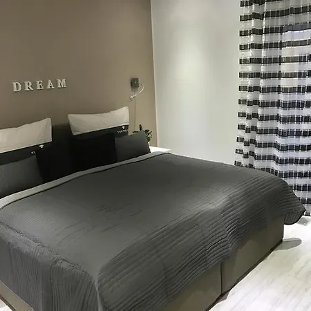 My Gastezimmer بيت ضيافة Dietingen